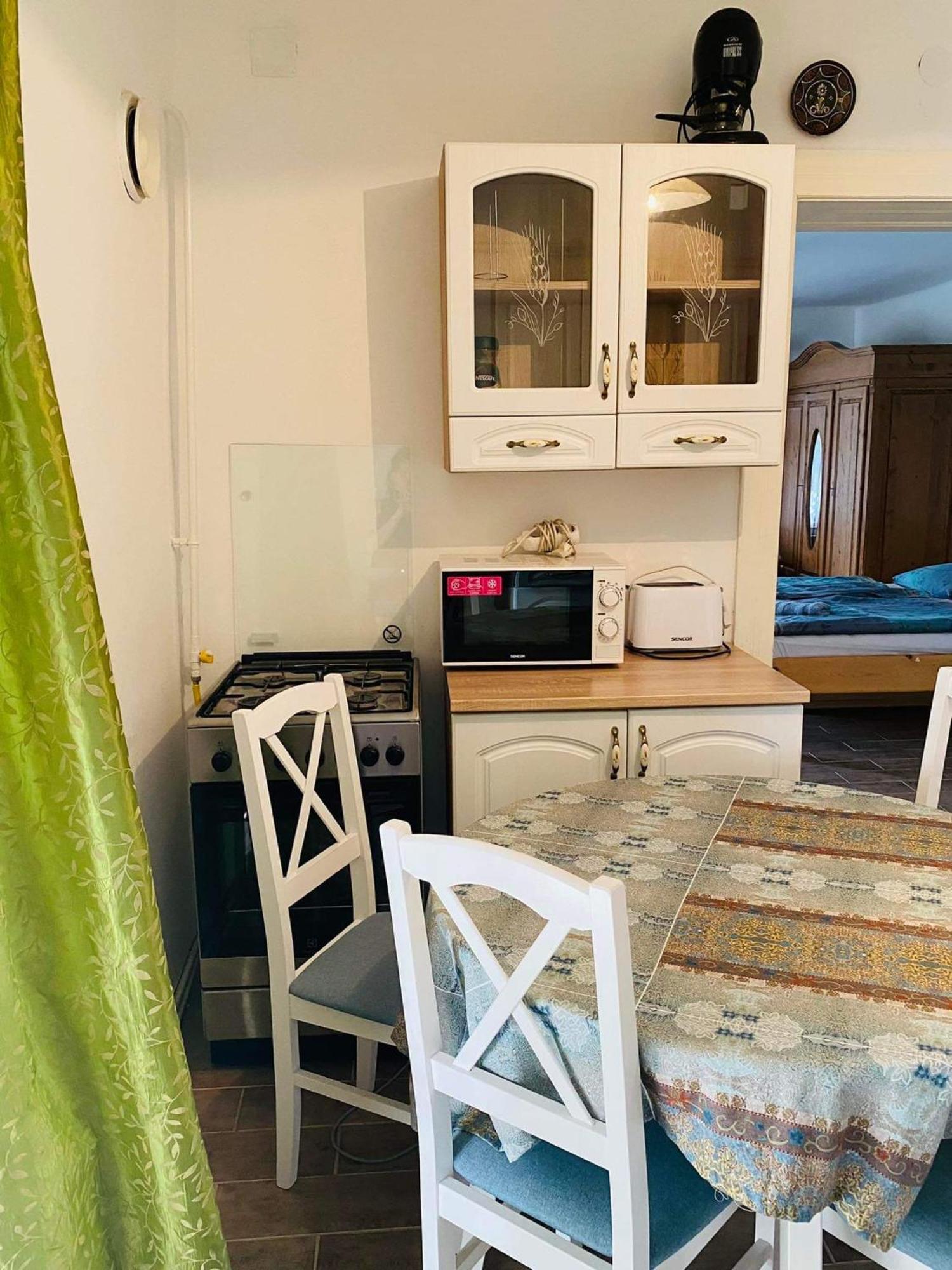 Kontyos Vendeghaz Daire Felsőtold Oda fotoğraf